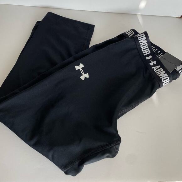 🆕 Under Armour Capri length athletic pants NWT size youth medium - Picture 1 of 10